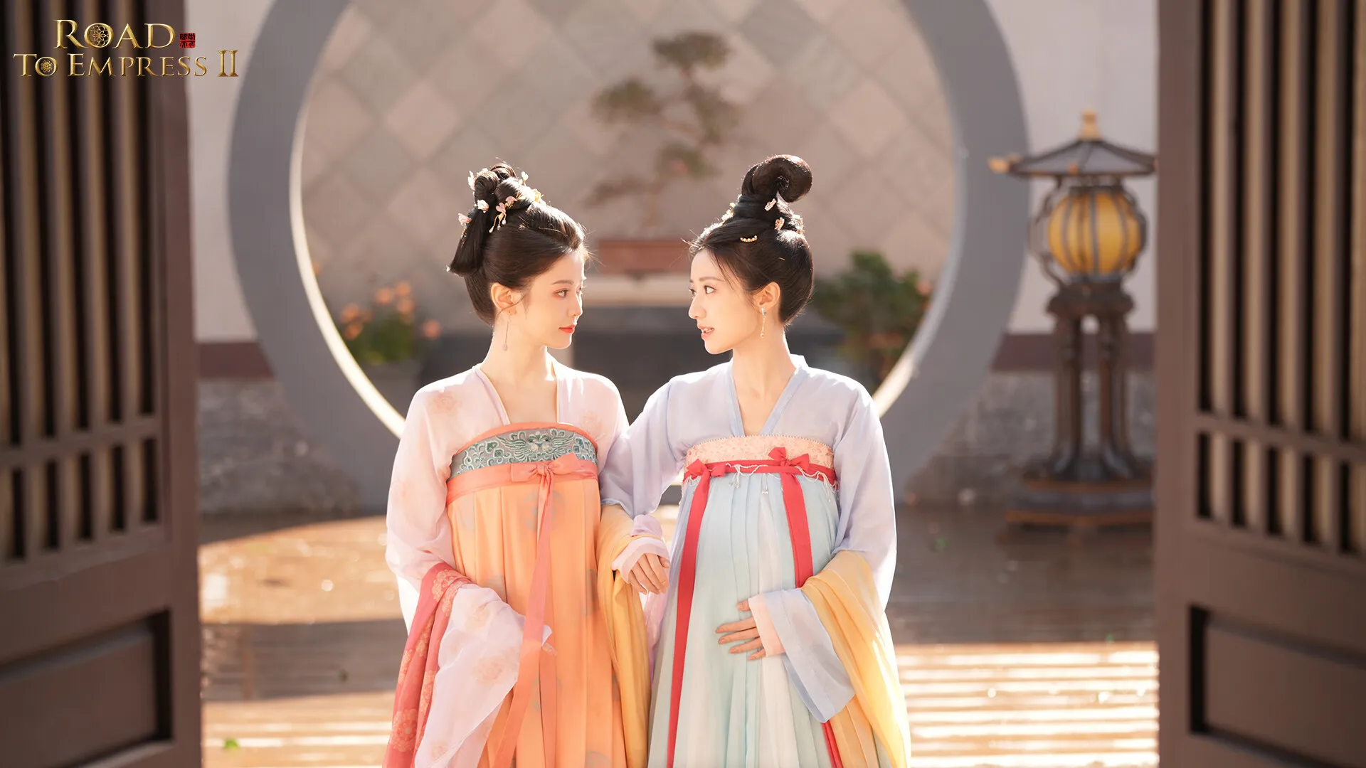 Palace court scene with characters in Road to Empress Ⅱ